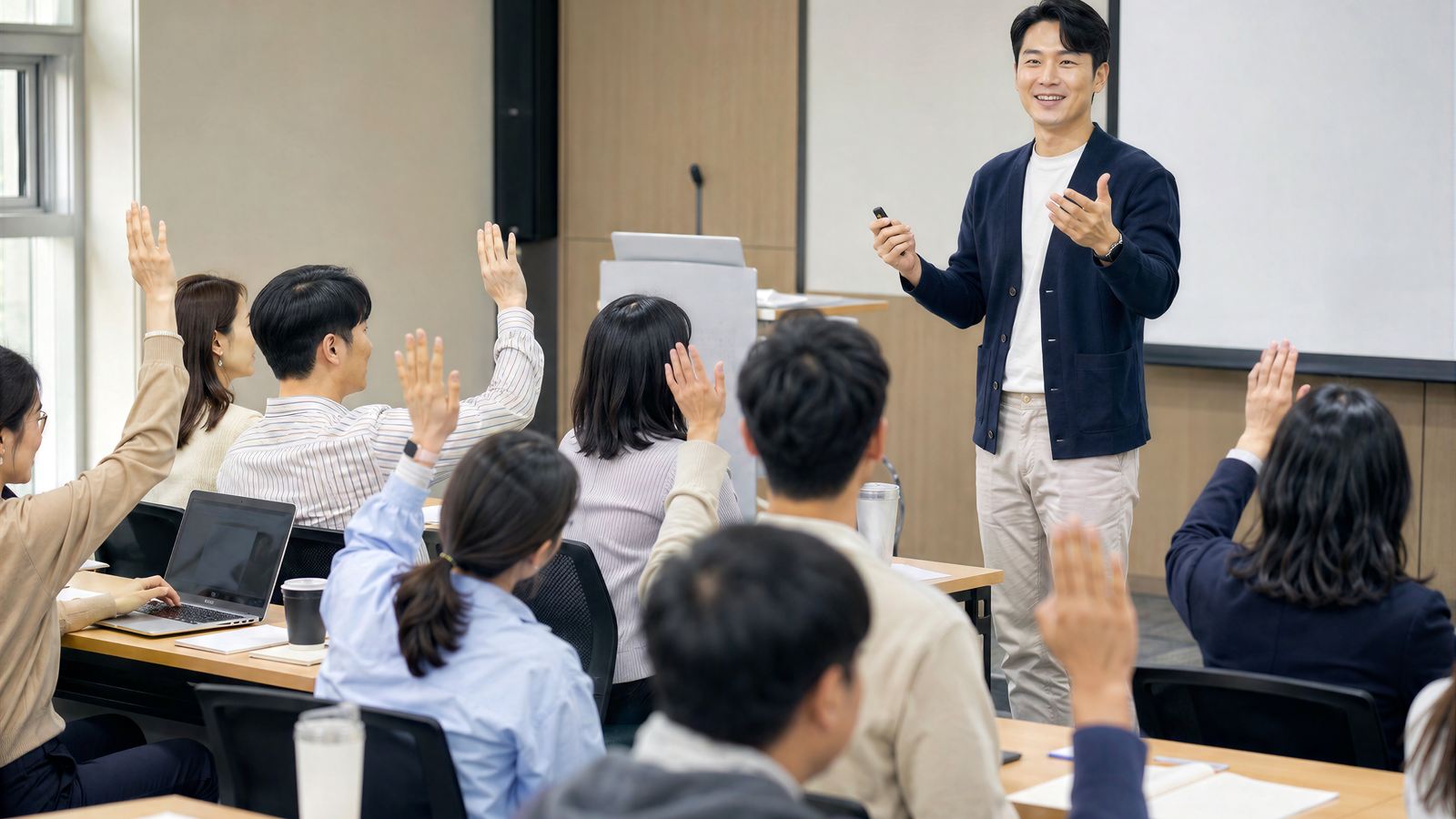 하이브리드 행사 스트리밍 연동: 등록자 인증 후 시청 관련 사진